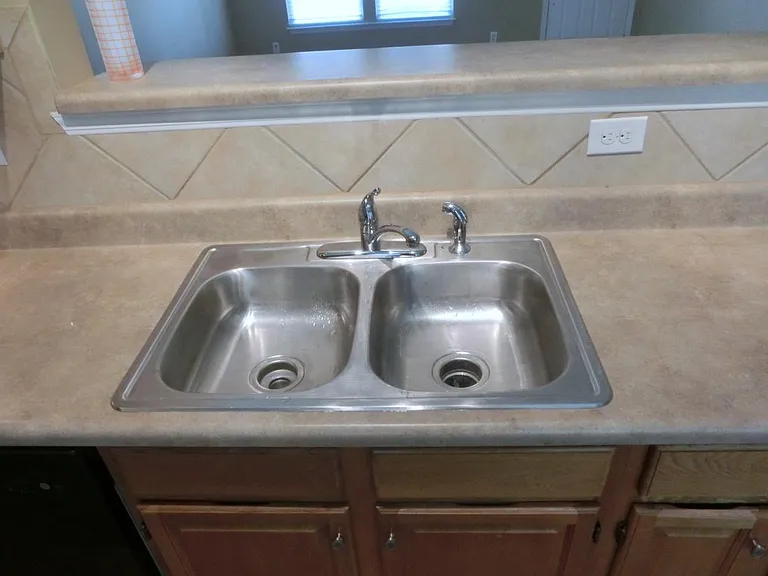 15713 Lakepoint Forest Dr — Photo 23