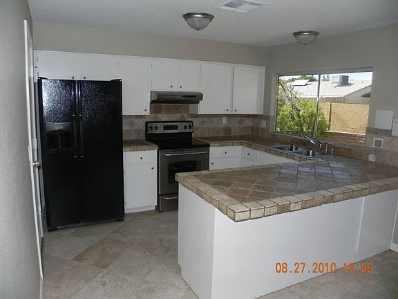 4th image of 9841 N 43rd Dr