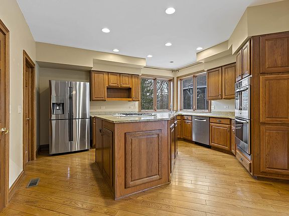 5th image of 7515 Forest Oak Dr