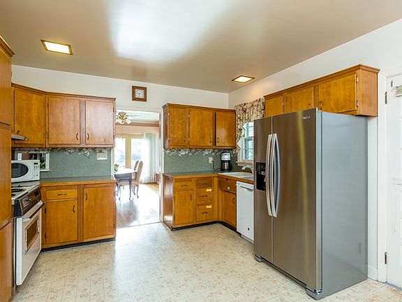 3rd image of 6721 Rawley Pike