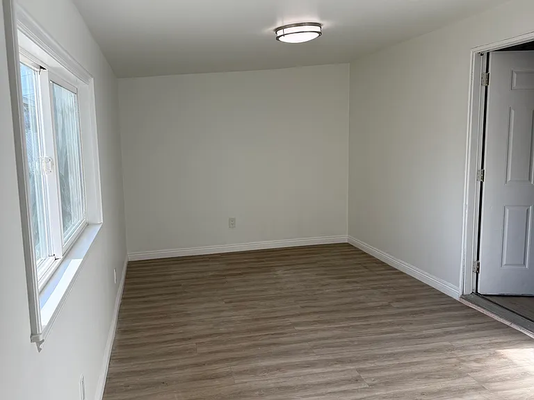 218 N Walnuthaven Dr — Photo 4