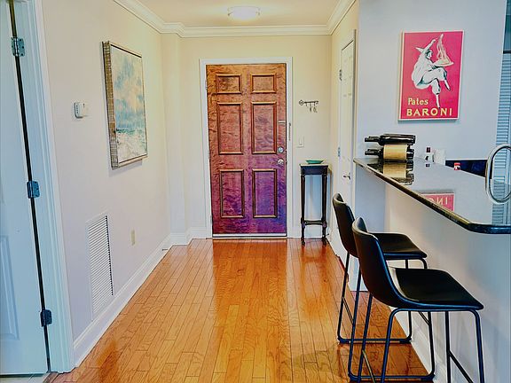 2nd image of 300 W 5th St APT 412
