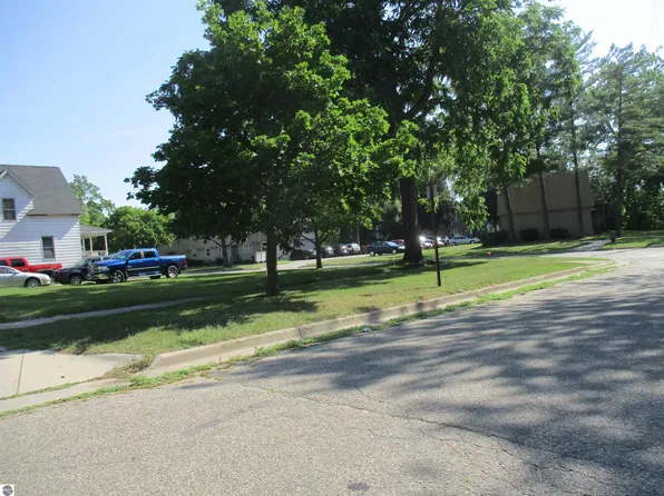 427 E Downie St, Alma, MI 48801