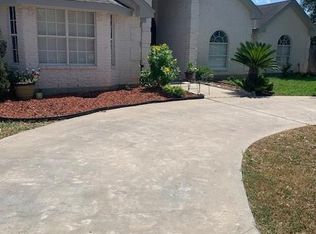 504 W Rogers St, San Diego, TX 78384