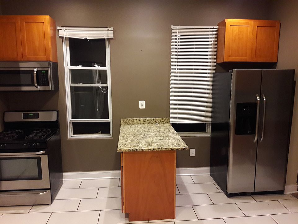 2nd image of 410 E 88th Pl #2