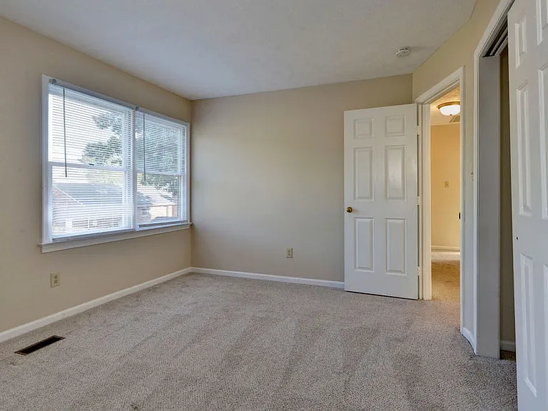16 Natalie Dr — Photo 24