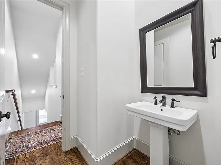 1521 Oakdale St — Photo 22