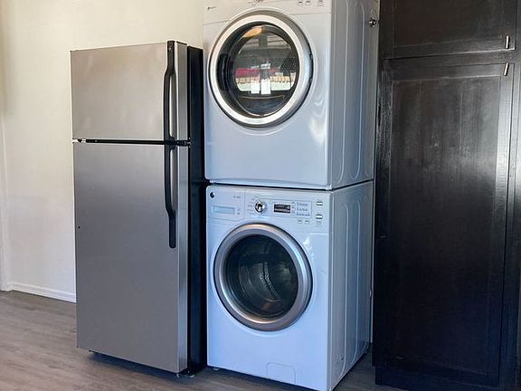 3rd image of 550 W San Juan Ave