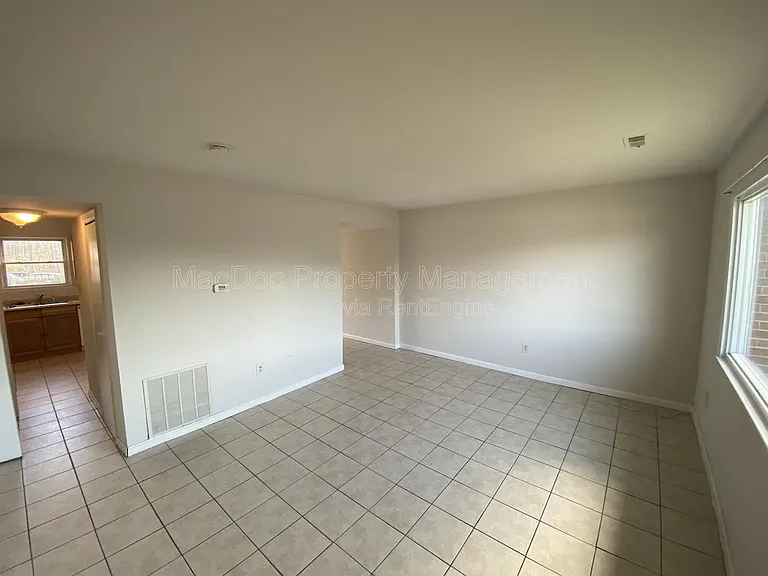 623 Anvil Rd — Photo 2