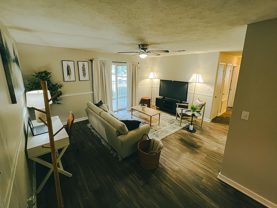 1st image of 200 Foxgate Ave #13B