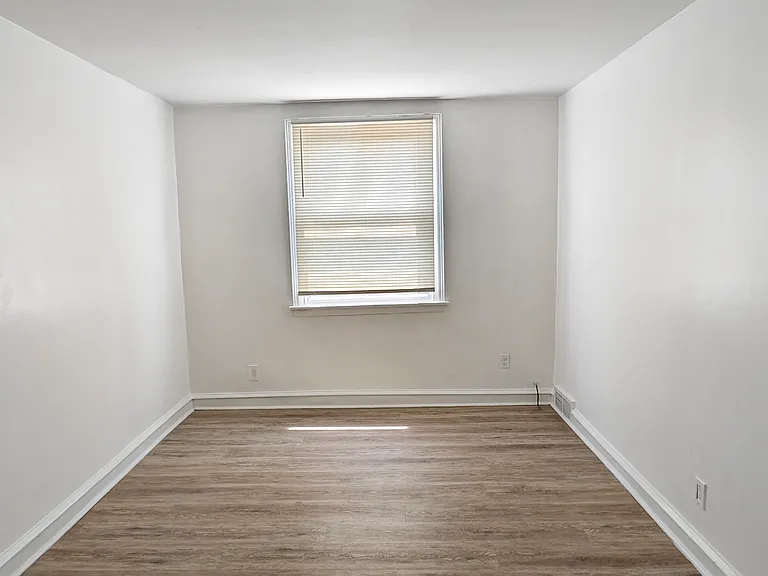 2822 Devereaux Ave — Photo 11