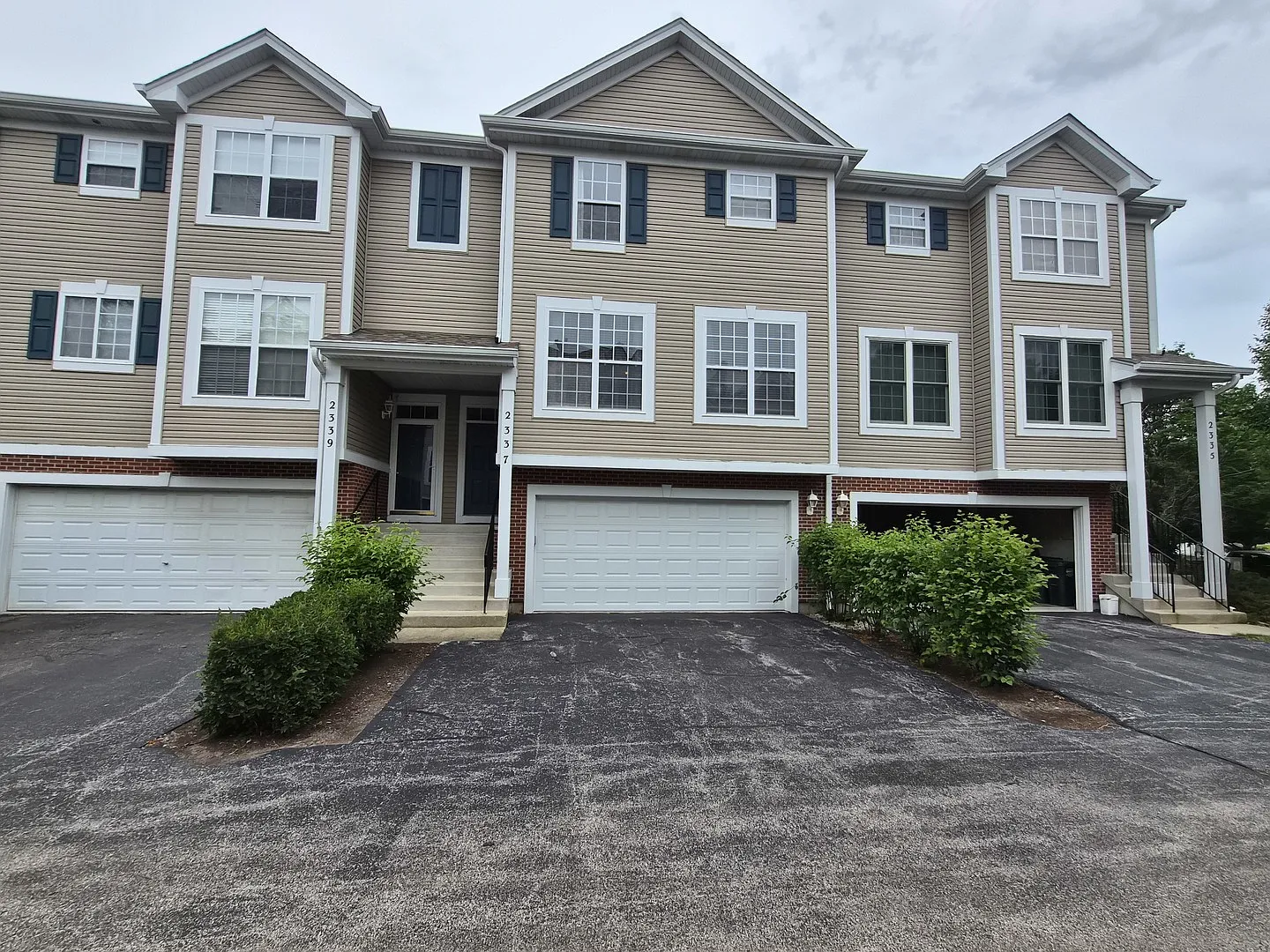 2 bed, 2.5 bath, 1880 sqft, $2,495 — Photo 1