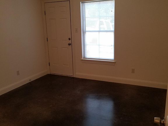 4th image of 1017 Dalzell St