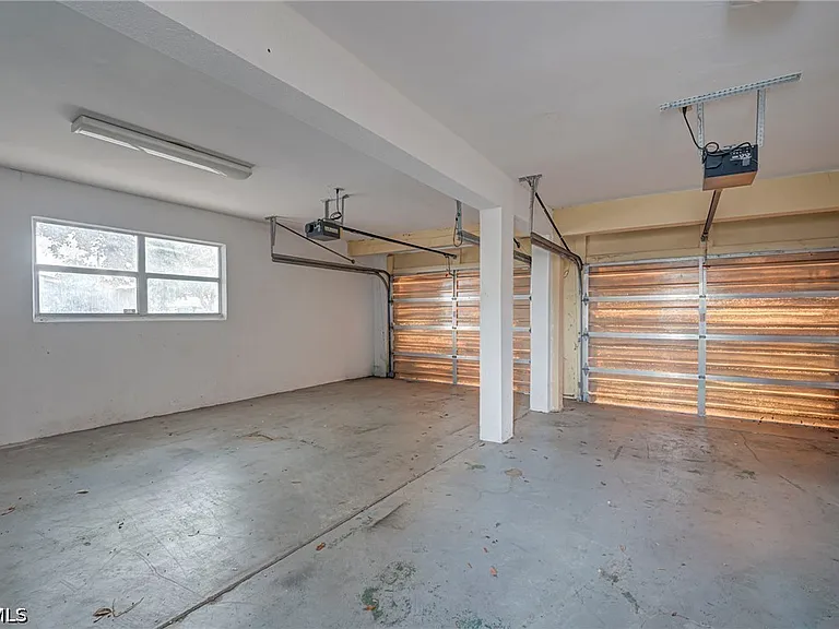 220 Punta Alta Ct — Photo 31