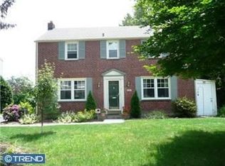 213 E Manoa Rd, Havertown, PA 19083