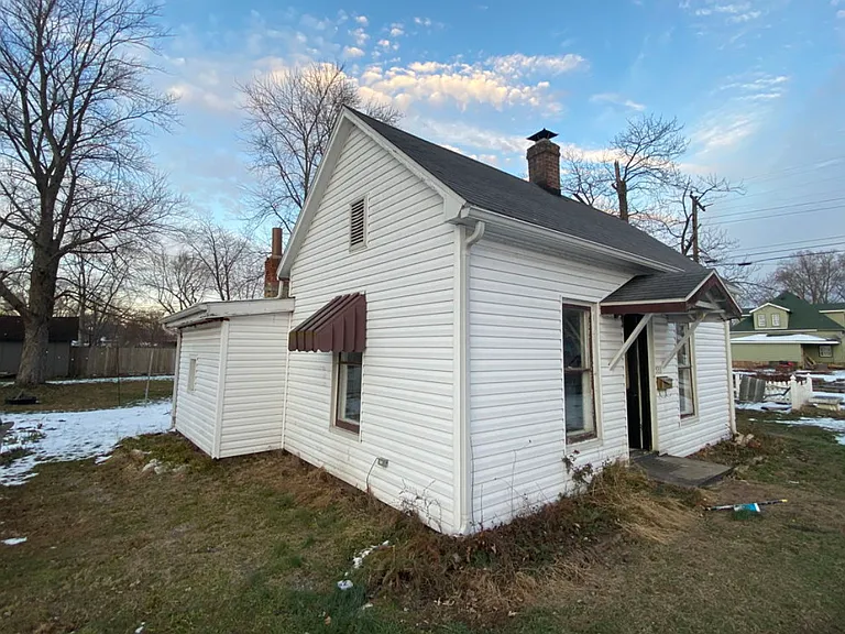 533 Higgins St — Photo 32