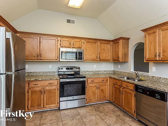5th image of 7878 Tucker Dr