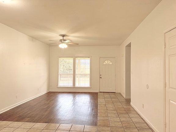 4th image of 918 Andrews St #918