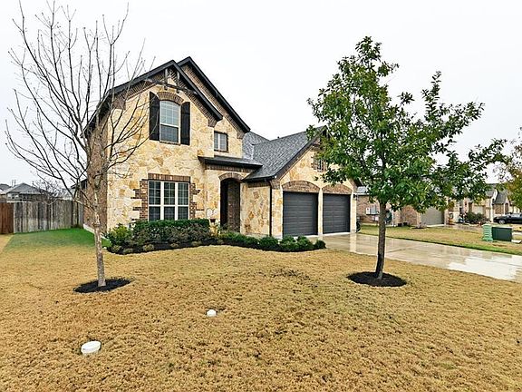 3rd image of 6825 Leonardo Dr