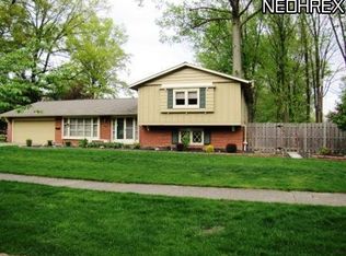 6649 Cypress Dr, North Olmsted, OH 44070