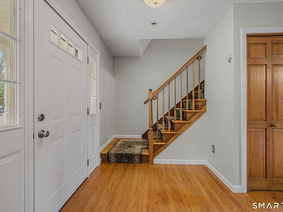 3rd image of 364 Cabin Road