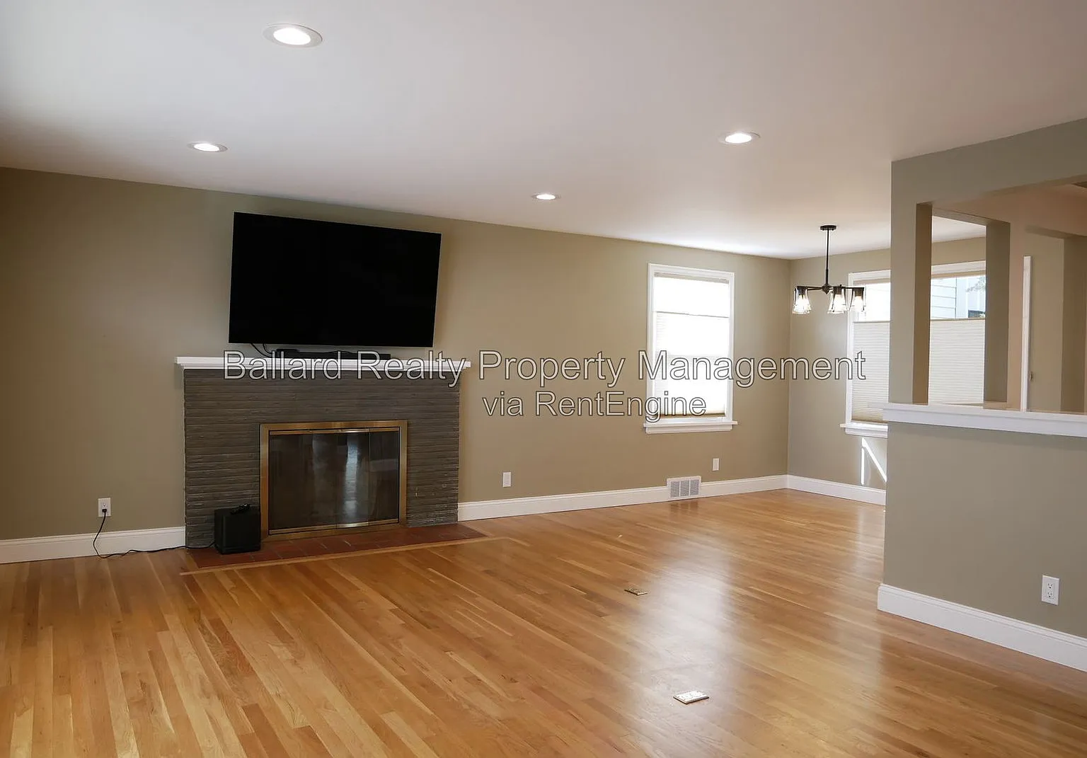 3 bed, 2.5 bath, 2110 sqft, $4,950 — Photo 2