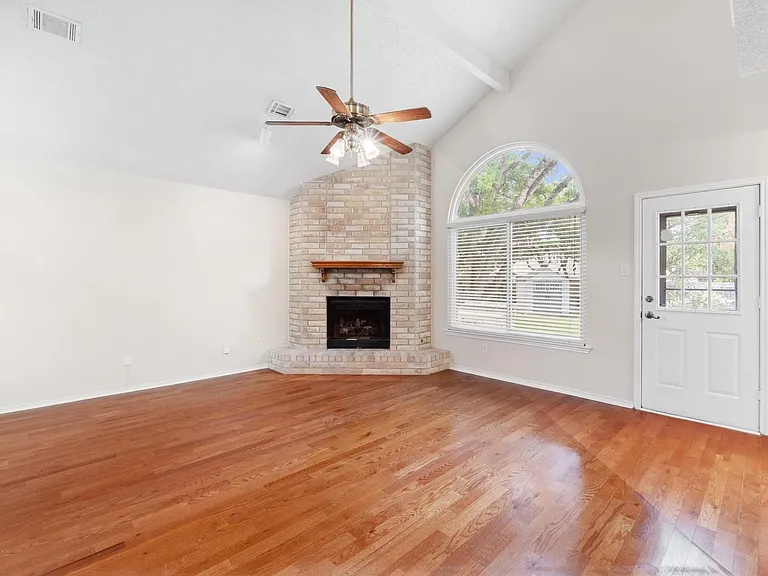 15905 De Peer Ave — Photo 7