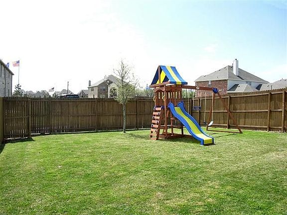 2nd image of 13775 Lincolnshire Ln