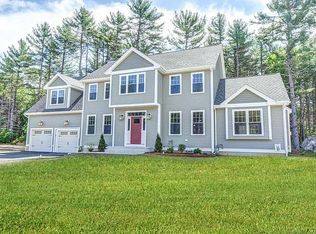 8 Dogwood Dr, Upton, MA 01568