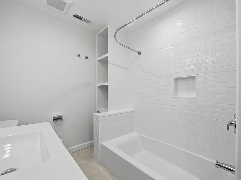 68 Gregory Blvd #2 — Photo 10