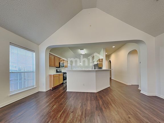 5th image of 4612 Belladonna Dr
