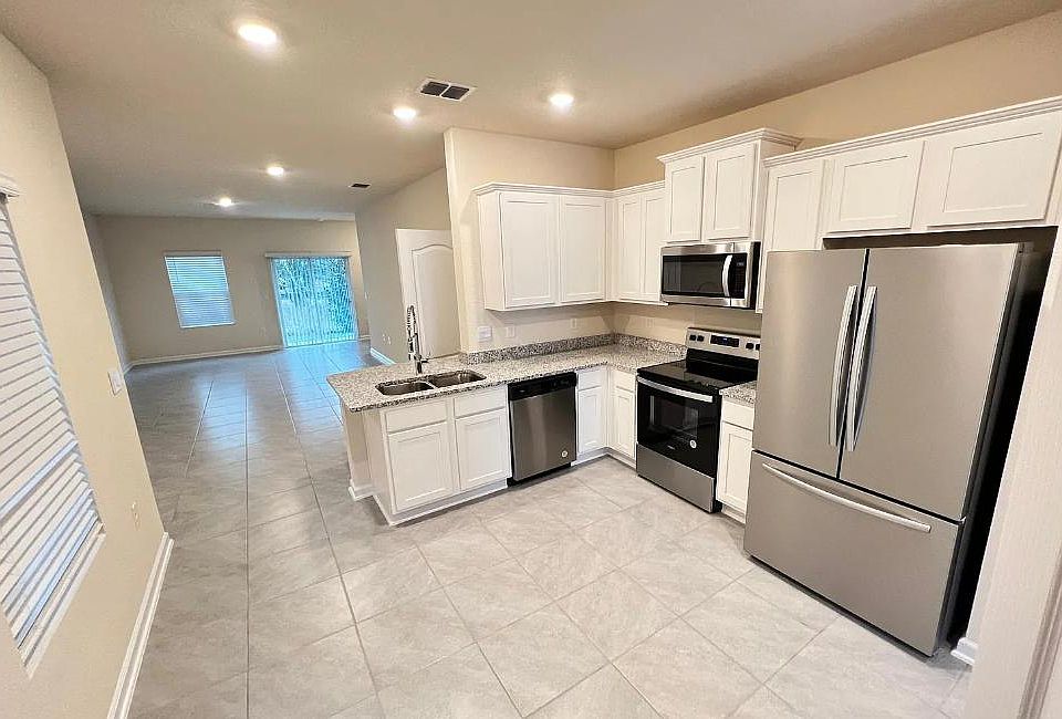 2nd image of 44 Pomona Way #44