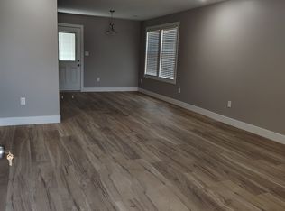 835 SE Hackberry Dr, Topeka, KS 66607