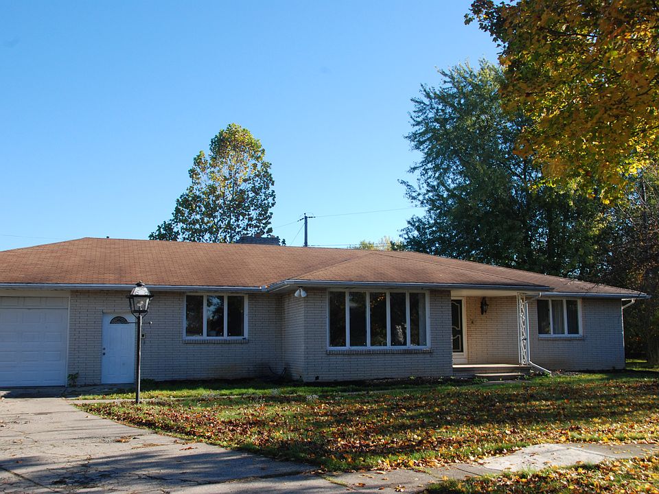 2nd image of 145 Pinewood Dr