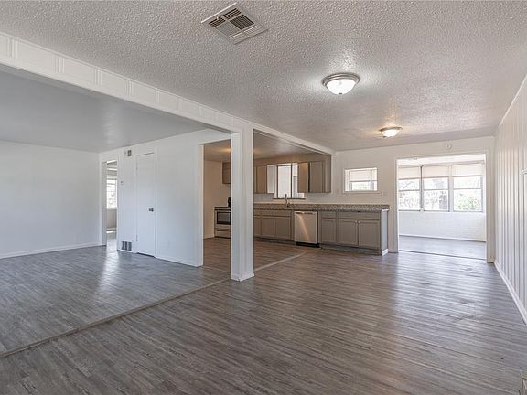 5th image of 2309 Trosper Pl