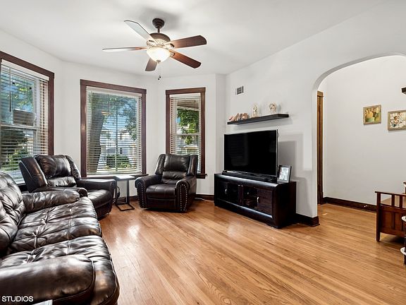 2nd image of 5044 W Hutchinson St