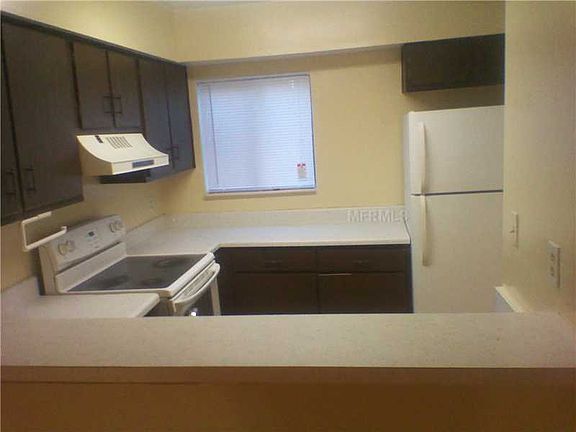 2nd image of 283 Scottsdale Sq #283