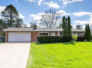 4209 Rodeo Rd, Davenport, IA 52806