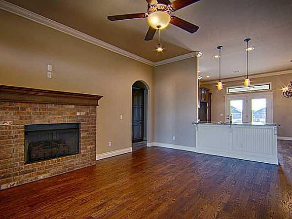 5th image of 212 SW 145th