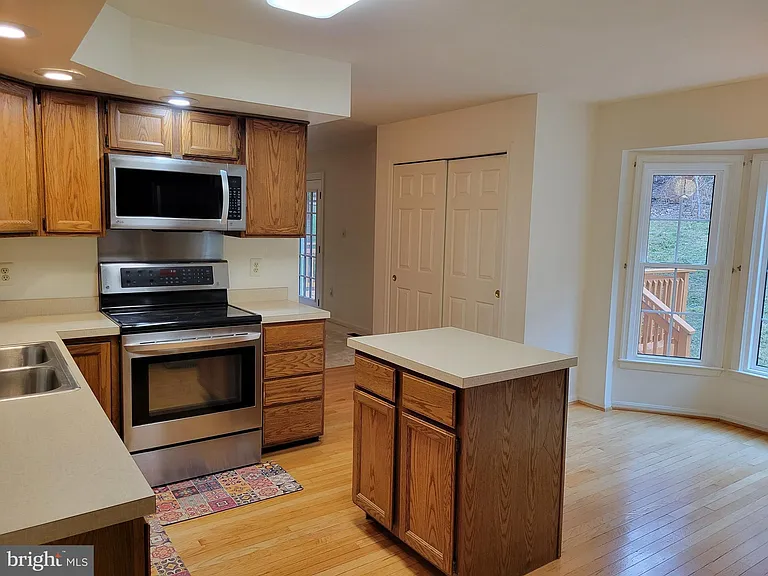 279 Terrie Dr — Photo 8