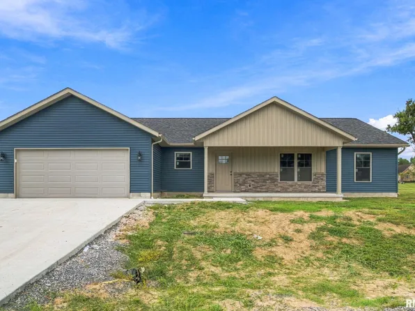 658 Copper Creek Ln, Herrin, IL 62948