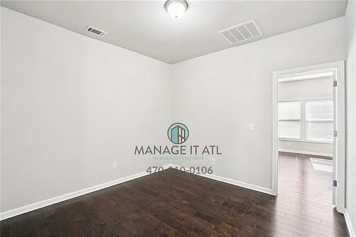 2558 Village Park Bnd — Photo 28