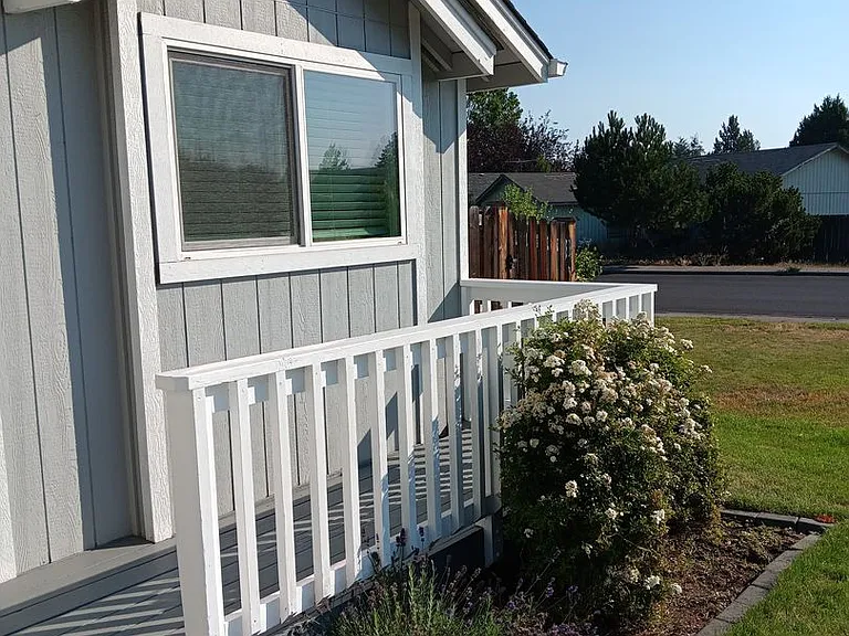 3092 NE Tahoe Ct — Photo 3