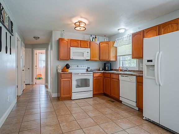 5th image of 768 Magellan Cir