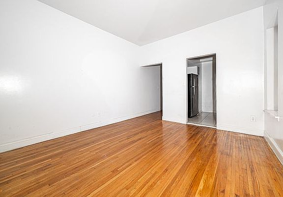 4th image of 286 S 2nd St APT 1D