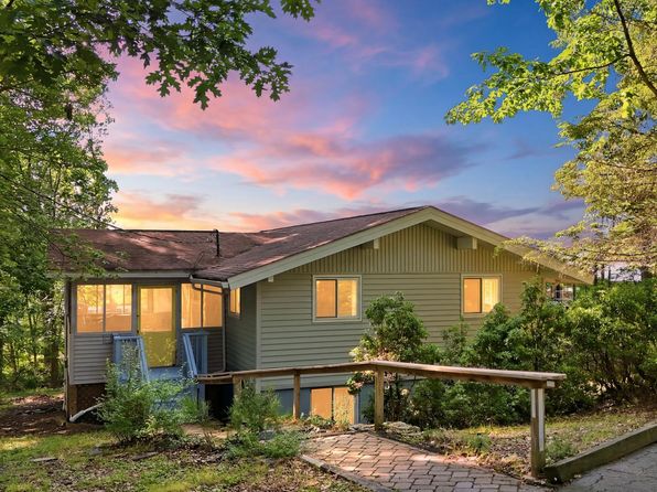 211 Water View Dr