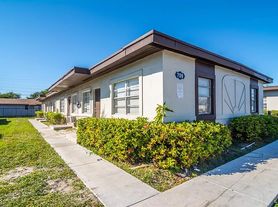 712 NW 14th Ter