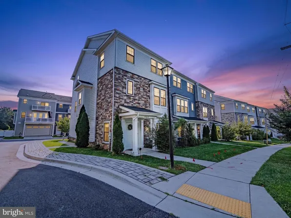 17217 Redland Rd, Rockville, MD 20855