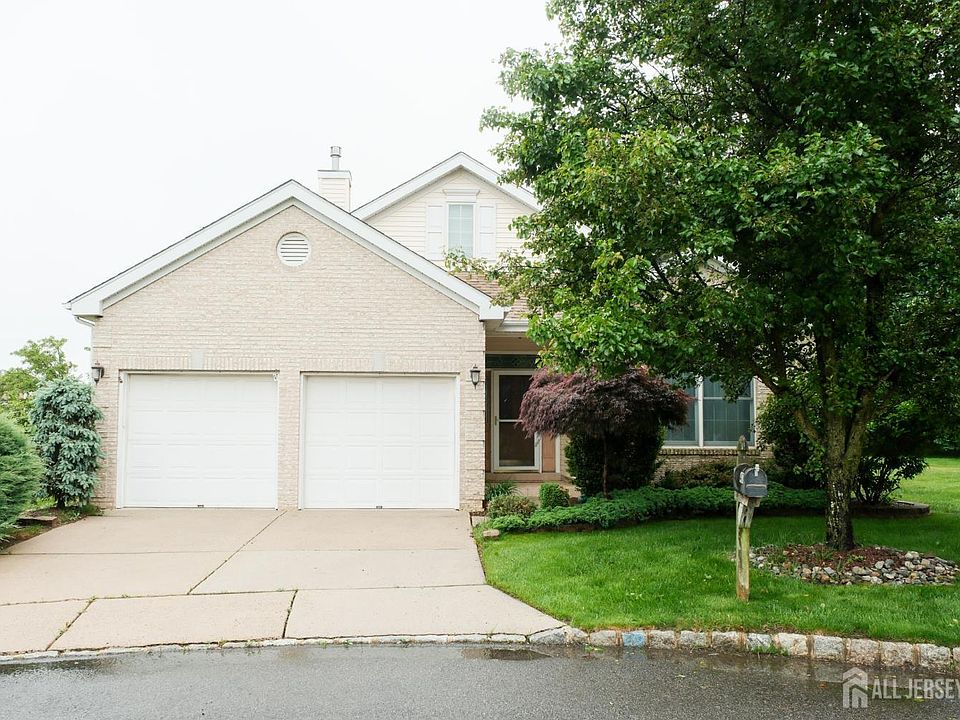 1st image of 40 Sherwood Dr