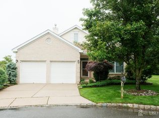 40 Sherwood Dr, Monroe Township, NJ 08831